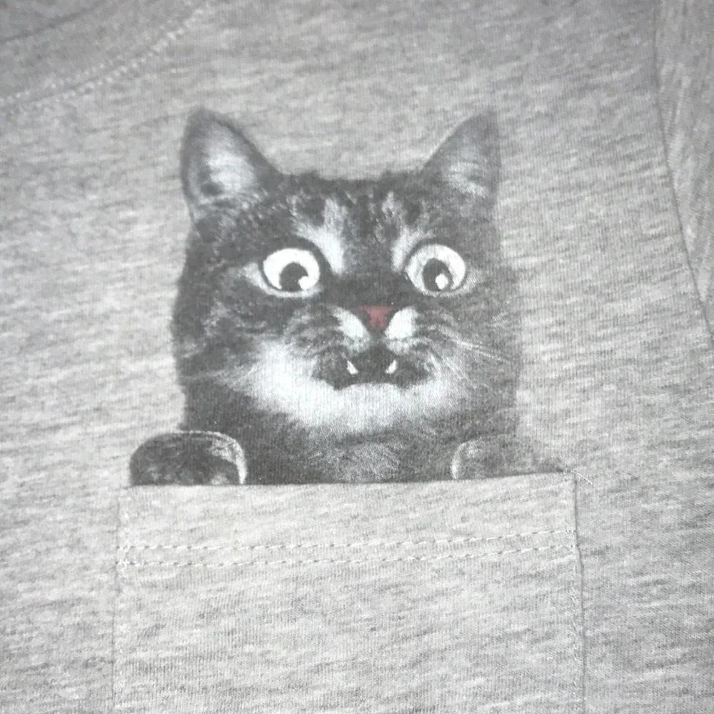 UNBRANDED (faded logo) cat in pocket tee heather gray short sleeve size M